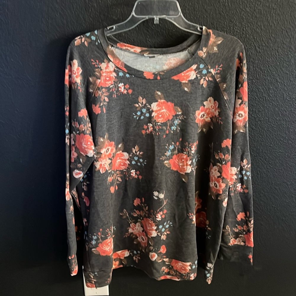 Women’s Avenue Long Sleeve top